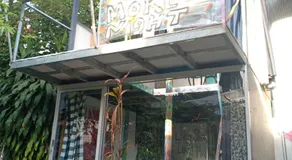 Yez Yez Yez All Good Hostel - Image 5