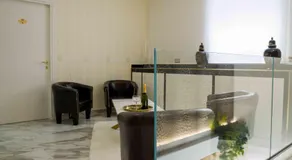 EF Luxury Living - Image 2