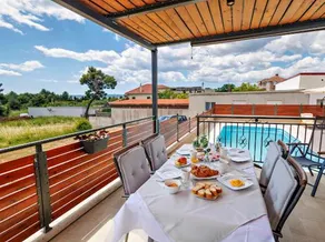 Elegant Holiday House 3D by the Sea with pool and included breakfast - Image 3