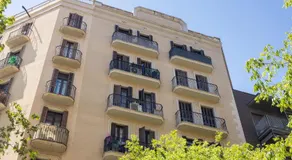 ApartEasy - Central Barcelona Studio Apartment - Image 2