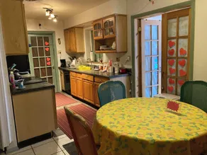 Vacation HomeStay Rental Rooms - Image 4