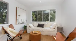 Jimmys Beach House - Image 2