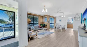 6 Bed-Spirit of Tasmania- 2 Mins -Shore GetAway - Image 2