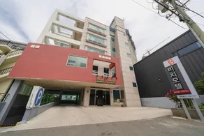 Busan Yeongdo Beach - Image 5