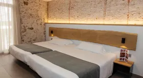 Hostal Paris - Image 2