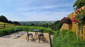 Peak District Shepherds Hut - Image 5