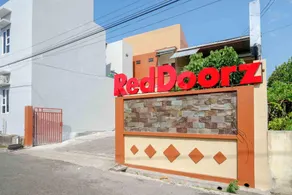 RedDoorz Syariah near Kawasan Simpang Lima Pati - Image 4