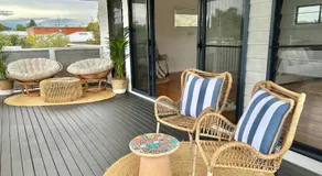Long Jetty Lake House - Image 2