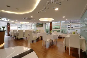 Klassique Sukhumvit Hotel - Image 2