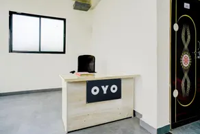 SPOT ON by OYO The Era Hotel - Image 2