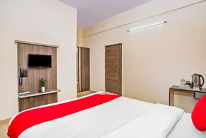 OYO 15711 Athiti Residency - Image 2