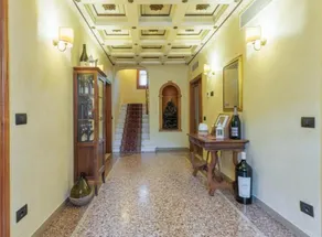 Villa Luccon Mirano • Elegant Double/Twin Room 6 - Image 5