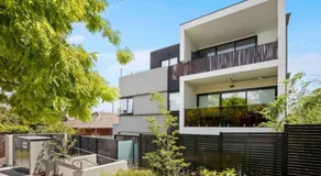 Domi Rentals - The Balaclava Apartment - Image 5