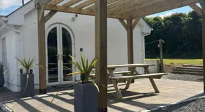 Riverside Cottage - Image 3