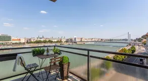 Luxury Residence with a Beautiful view for the Danube River - Image 4