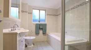 Bel Mondo Apartments - Image 2