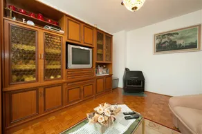 PATRICIA Three-Bedroom Apartment - Image 5