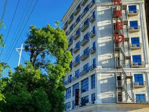 Yuehai Holiday Hotel - Image 2