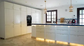 Huge Golf and Spa Mansion 8 km from Puerto Banus - Image 4