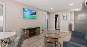 Fully Renovated Steps to Beach The Americana - Image 2