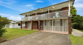 Berry Beach House - Spacious Dual Living Retreat in Vincentia - Image 4