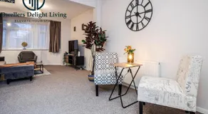 Dwellers Delight Living Ltd Serviced Accommodation Fabulous House 3 Bedroom, Hainault Prime Location ,Greater London with Parking & Wifi, 2 bathroom, Garden - Image 3