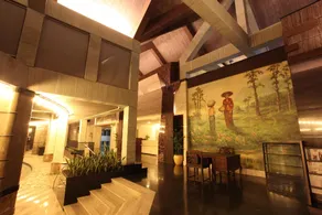 Crown Victoria Hotel Tulungagung - Image 3