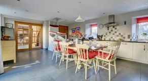 4 Bed in Lynton oc-stably - Image 4