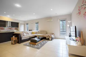 Gorgeous 4BR home in Point Cook - Image 5