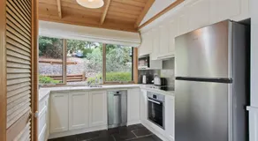 Lakeview Treehouse - Scenic Metung Retreat - Image 3