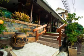 Khum Klao Teak Hut Resort - Image 2