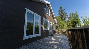 Rustic Chalet Le Cozy hot tub Lakeview - Ski - Tubing- Familizoo - spa - full of near by activities winter - Image 4