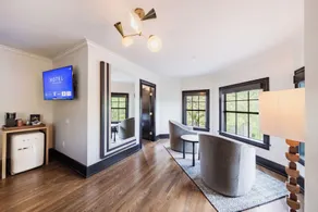 Hotel State College - Image 4