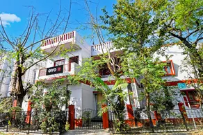 OYO HOME 90068 AMRABATI GUEST ROOMS - Image 4