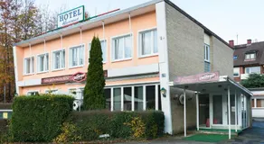 Hotel Hanseat Hamburg - Free Parking - Image 5
