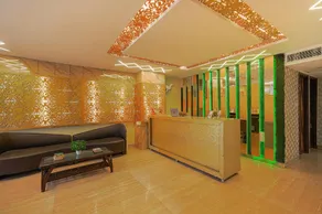 Hotel Sallow Grand - Image 5