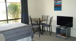 Charleston Lodge - Image 2