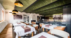 Jan Maria Hotel - Image 2
