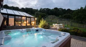 The Manor - Image 4