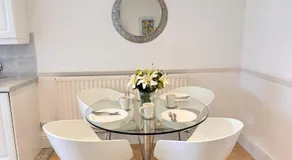 Spacious Home for Workers & Families - Quiet area - Image 4