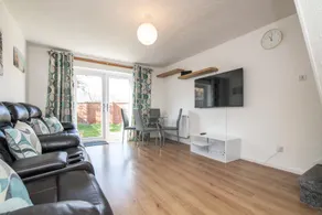Modern Two Bedroom House with Parking - Image 2