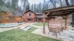 Luxury Cabin at Lakehead - Image 4