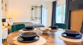 ImmoStay #3 - Penthouse mit zwei Balkonen & Seeblick, Parking & WiFi - Image 3