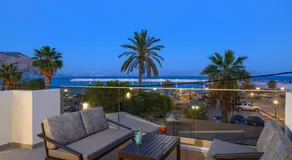 Cove Luxury Suites - Image 4