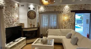 Iguana Villa - Image 2