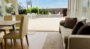 Fabulous Beach Front Holiday Location - Pass the Keys - Image 3