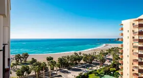 APARTAMENTO EN LA PLAYA CON VISTAS DE ENSUEÑO - Image 3
