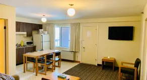 Toronto Lakeshore Hotel - Image 5