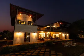 ELIVAAS Casa Mocha - Exquisite 5BHK Retreat with Pvt Pool & Verandah - Image 4