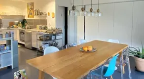 Spacious holidayhouse with terrace and Mont Ventoux view - Image 4